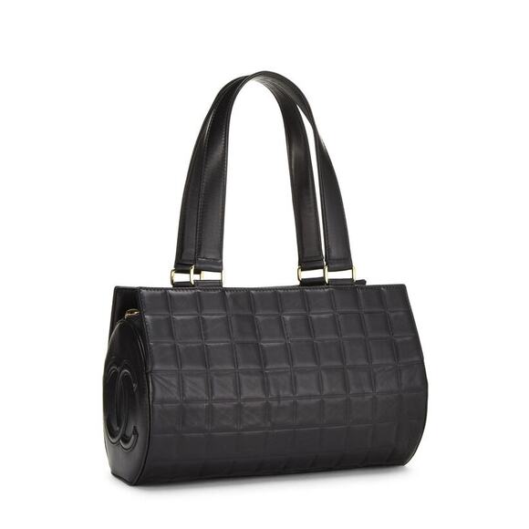 Authentic Chanel Vintage Quilted Barrel Bag - Serial 7268481 (2002-2003) - Picture 1 of 15